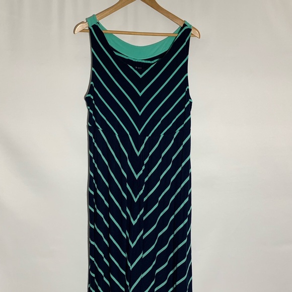 Liz Lange Dresses & Skirts - Liz Lange Maternity navy/green striped dress, XXL